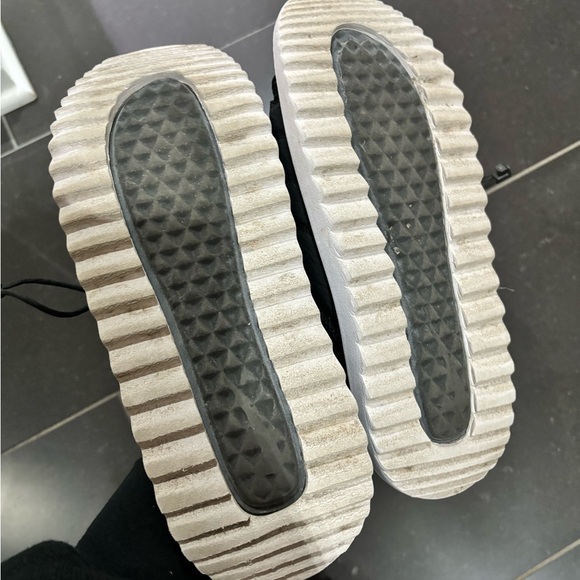 Women’s Nike slides - Picture 2 of 2